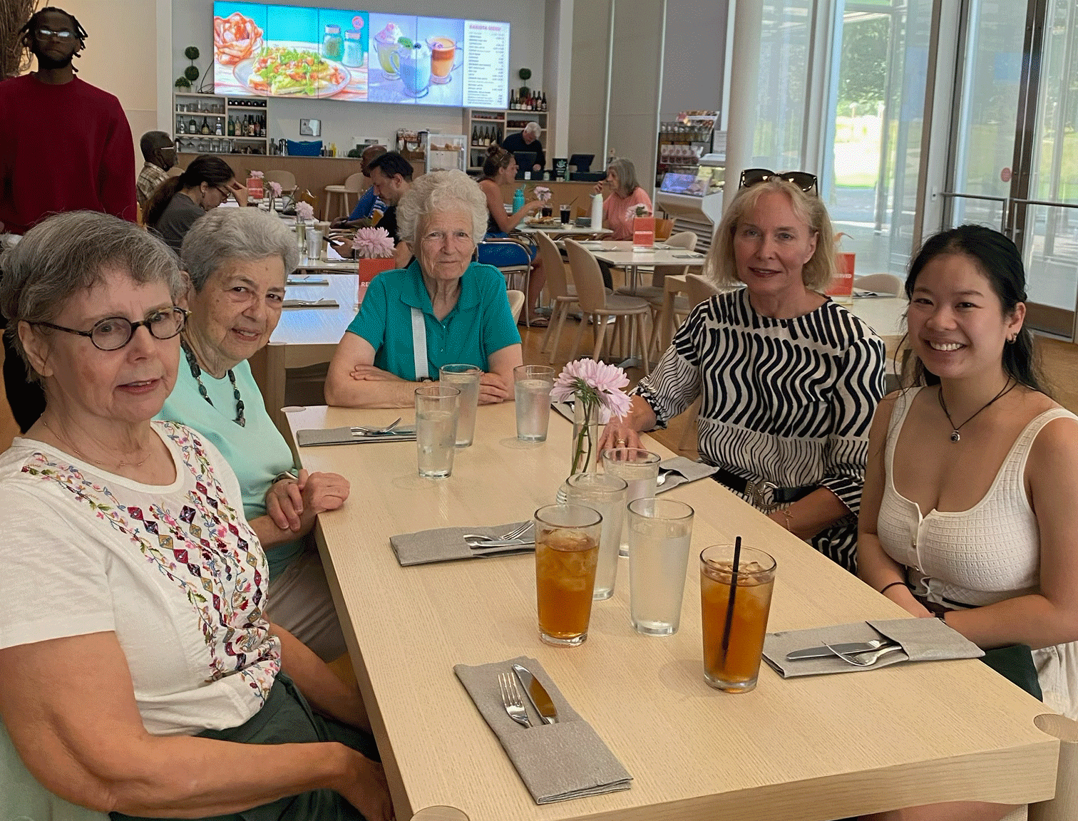 Research Triangle alumnae gather at the North Carolina Museum of Art for lunch and tour.